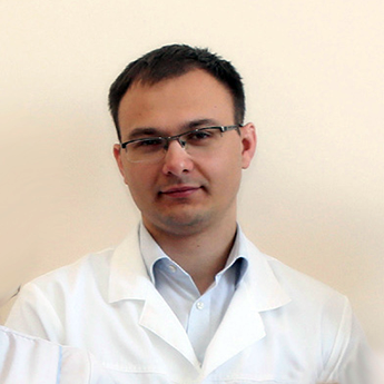 Шухов Олег Александрович, врач-гематолог, кандидат медицинских наук, старший научный сотрудник отделения